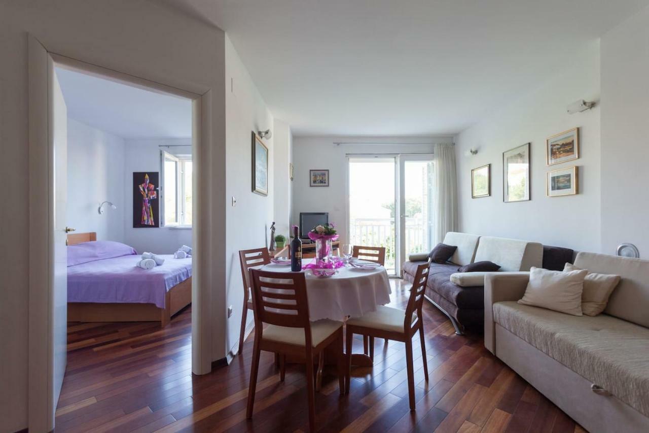 Maria - Free Garage Apartment *